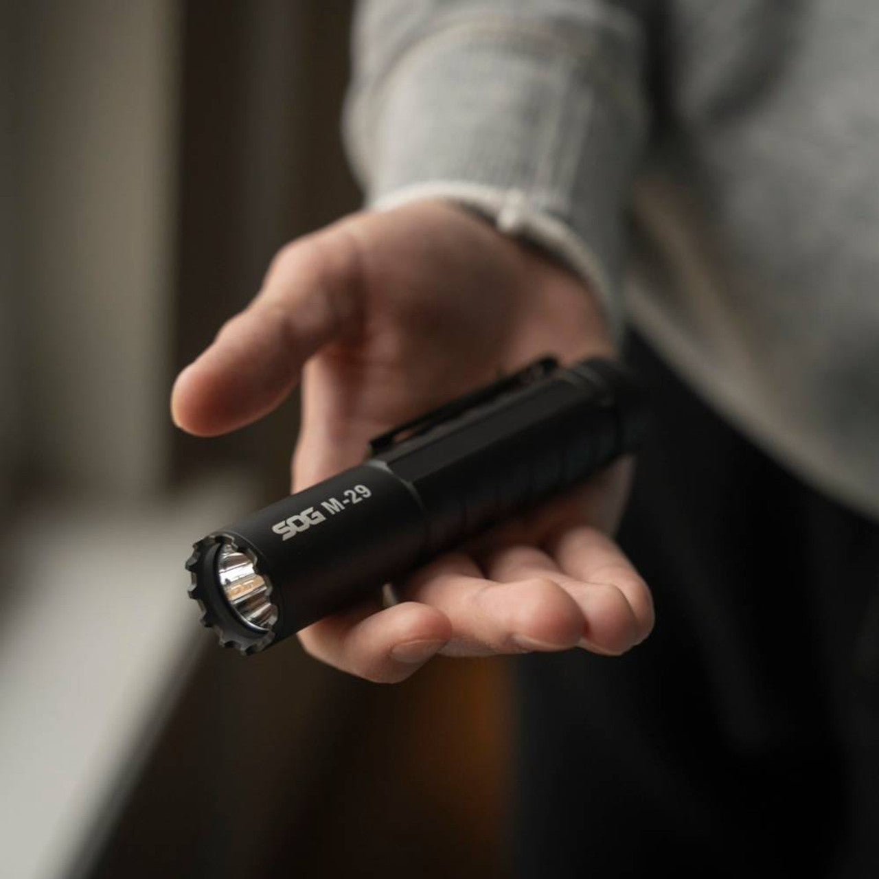 *NEW* M-29 Flashlight - 2000 Lumens